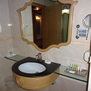 Chambre Exécutive Lit King-Size